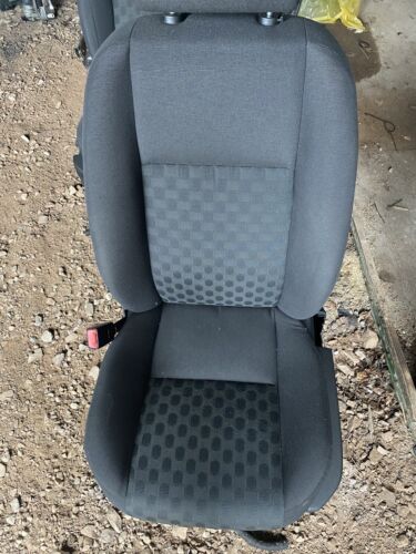 2006-2014 FREELANDER2 PASSENGER FRONT SEAT CLOTH, EXCELLENT CONDITION, CLEAN