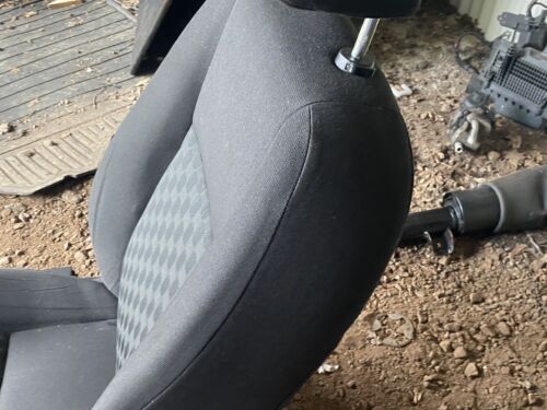 2006-2014 FREELANDER2 DRIVERS SIDE FRONT SEAT CLOTH, EXCELLENT CONDITION, CLEAN