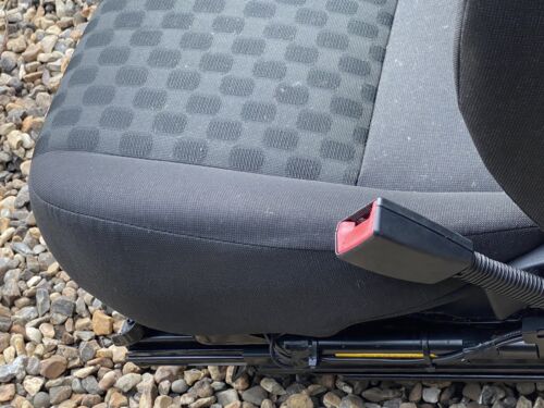 Bargain VGC Freelander2 Drivers Front Seat Chequered Cloth 06-14 Manual Controls