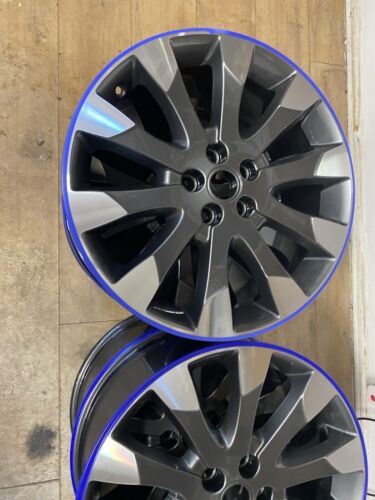 Freelander2 19 Inch Diamond Cut, Powder Coated Wheel & Caps., Exchange Possible.