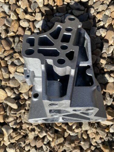 2013 Freelander2/EVOQUE RIGHT ENGINE MOUNT BRACKET 2.2 DIESEL 6G9Q-6030-CA