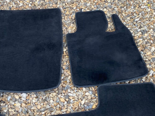 Range Rover Vogue L322 Carpet Mats Set, Black 2002 -2012