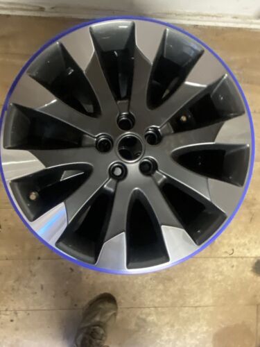 Freelander2 19 Inch Diamond Cut, Powder Coated Alloy Wheel & Centre Cap