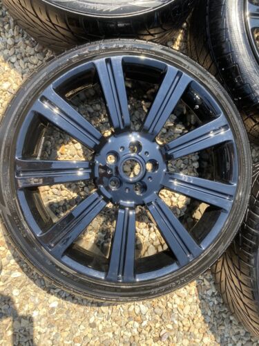 Reduced 4x Range Rover 22 inch Alloy Wheels & Tyres, Powder Coated, REFURBISHED