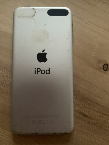 Apple iPod - 16 GB - Silver - Superb Condition.