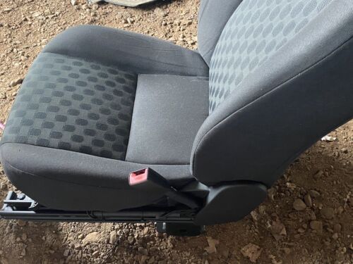 2006-2014 FREELANDER2  DRIVERS SIDE FRONT SEAT CLOTH, EXCELLENT CONDITION, CLEAN