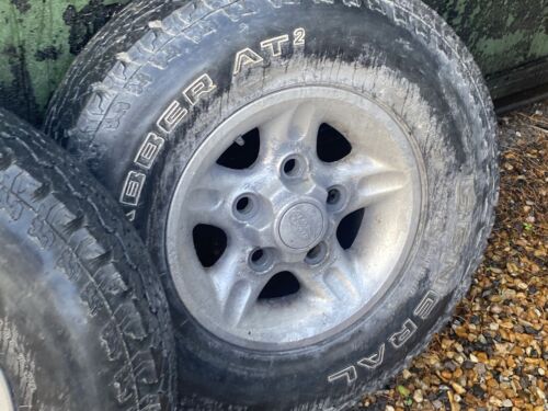 1x Genuine Used Land Rover Defender Freestyle Alloy Wheel Centre Cap 75mm