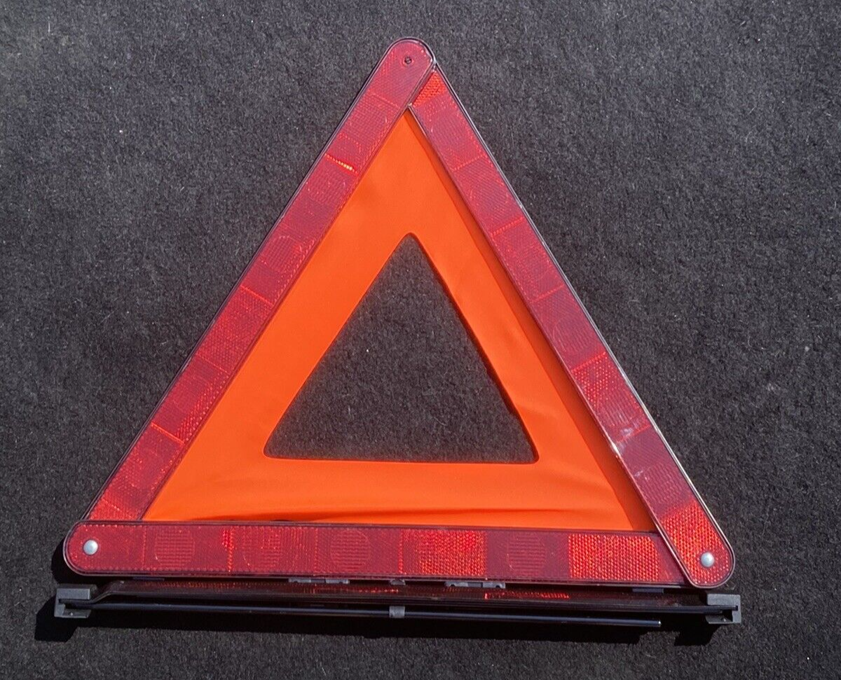 Car Emergency warning triangle & Case High Vis Vest 27R030015 UK EU HOLIDAY PREP